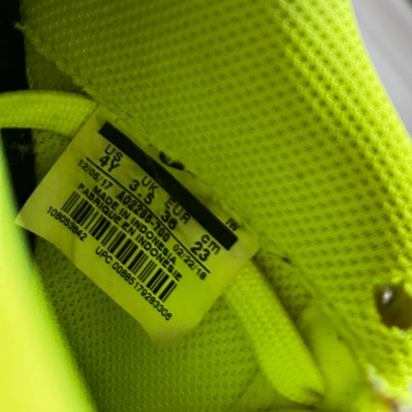 Nike Air Force 1 Low '07 LV8 UV: Sizing, US 4Y - Picture 7 of 10